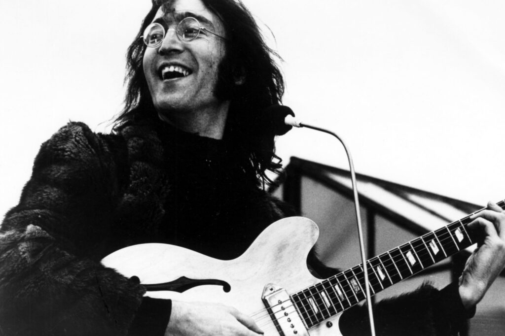 What Guitar Did John Lennon Play